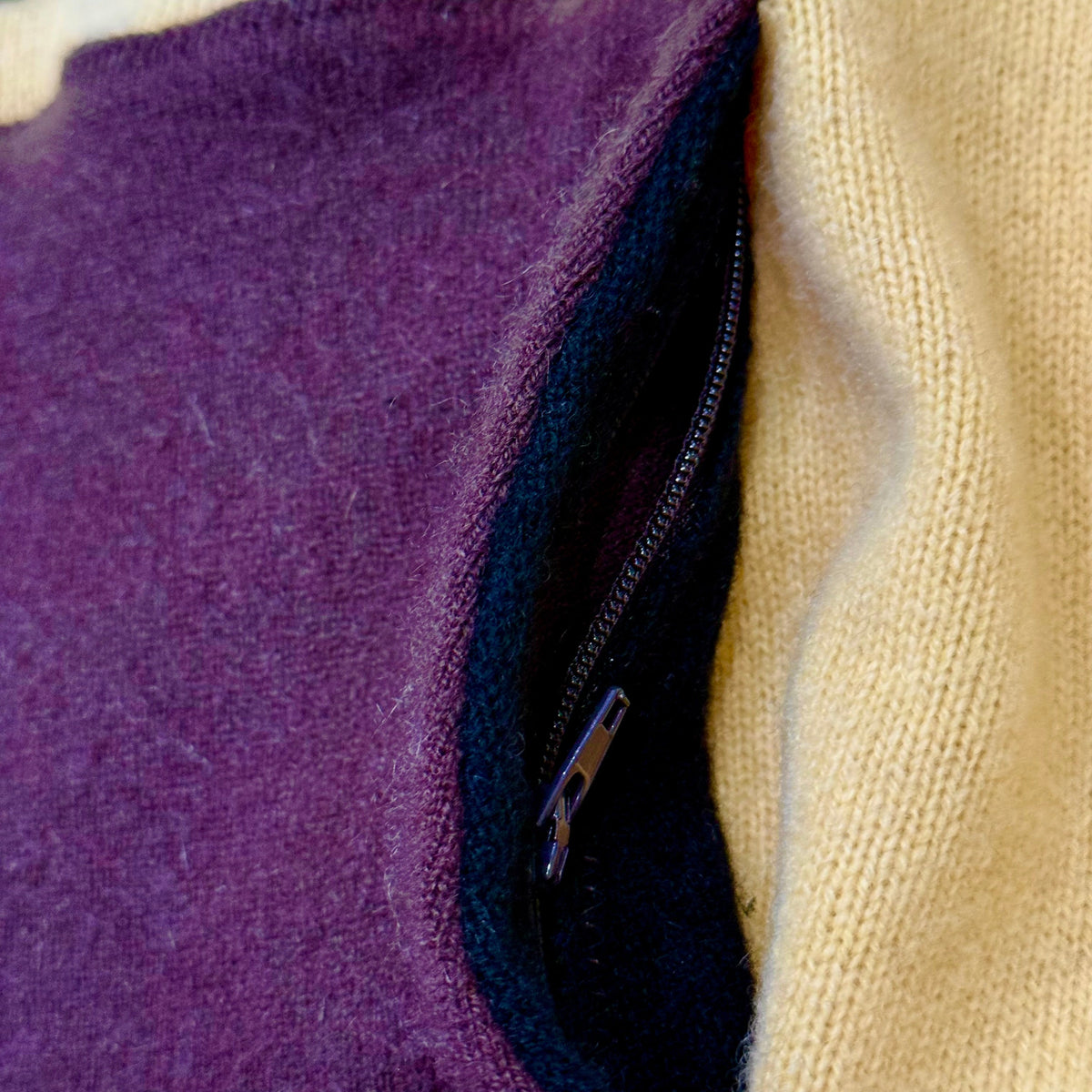 Recycled Cashmere Hoodie ROOM MATE Good Vibes Only